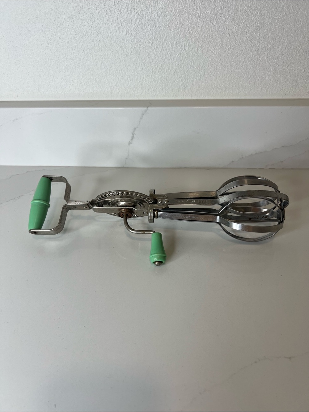 Vintage Kitchen Hand Mixer (Egg Beater)